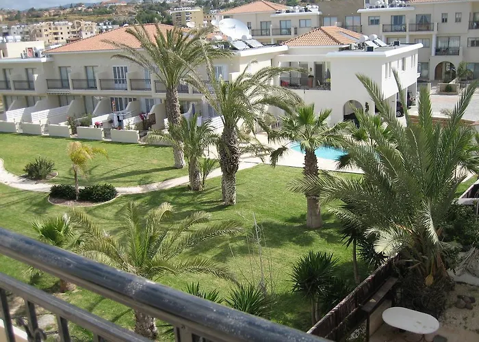 Royal Seacrest Apartment *