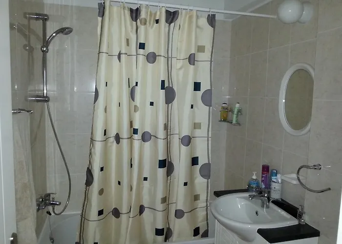 Royal Seacrest Apartment *