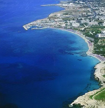 Royal Seacrest 公寓 *